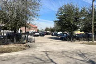 3410 Dunvale Rd, Houston, TX 77063 - Photo 4