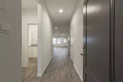 2209 Laurel Bloom Ln, Sealy, TX 77474 - Photo 2