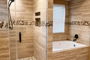 11915 Gardner Park Ln, Sugar Land, TX 77498 - Photo 18