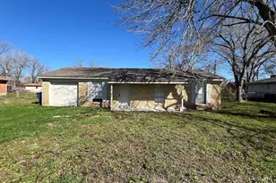 224 Stuart St, Clute, TX 77531 - Photo 2