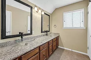 9611 Crail Dr, Spring, TX 77379 - Photo 4