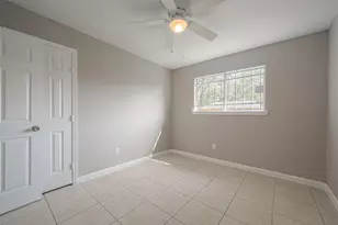 8714 Valley Flag Dr, Houston, TX 77078 - Photo 10