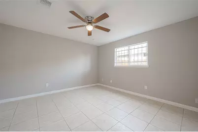 8714 Valley Flag Drive, Houston, TX 77078 - Photo 14