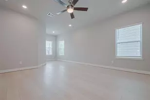 8917 Grovner Pl, Houston, TX 77055 - Photo 14