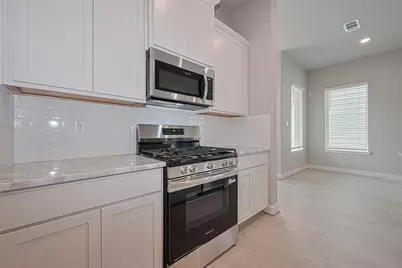8917 Grovner Place, Houston, TX 77055 - Photo 6