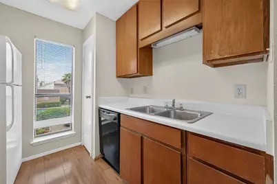 7900 N Stadium Drive #102, Houston, TX 77030 - Photo 6
