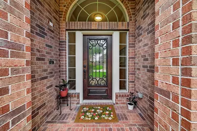 6031 Oxford Lake Drive, Rosenberg, TX 77471 - Photo 2
