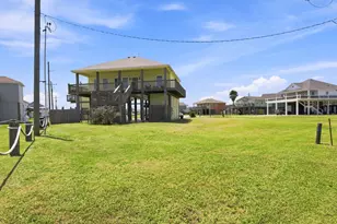 2426 Sand Bar Ln, Crystal Beach, TX 77650 - Photo 2