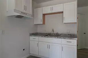 307 S 79th St, Houston, TX 77012 - Photo 22