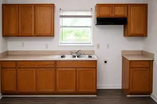 307 S 79th St, Houston, TX 77012 - Photo 20