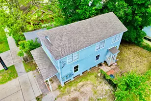 307 S 79th St, Houston, TX 77012 - Photo 4