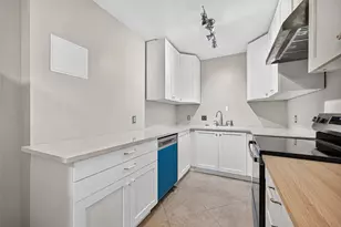 2601 Bellefontaine St, Houston, TX 77025 - Photo 2