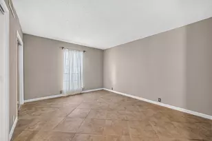 2601 Bellefontaine St, Houston, TX 77025 - Photo 14