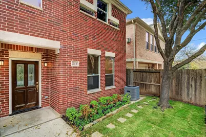 2211 Roy Street #B, Houston, TX 77007 - Photo 2