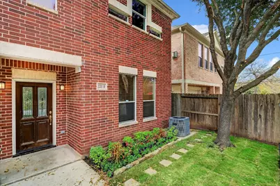 2211 Roy Street #B, Houston, TX 77007 - Photo 2