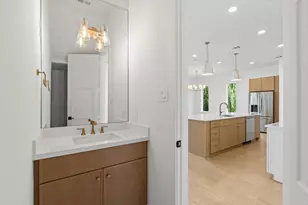 1103 E 37th St, Houston, TX 77022 - Photo 14