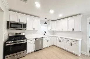 1429 Northview Dr, Angleton, TX 77515 - Photo 8