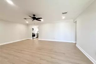 1429 Northview Dr, Angleton, TX 77515 - Photo 4