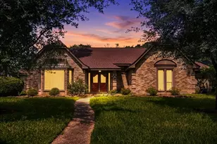 4334 Hill Forest Dr, Houston, TX 77345 - Photo 2
