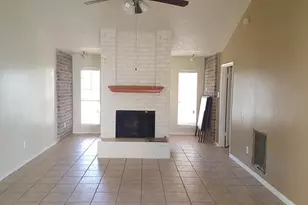 10423 Tenneco Dr, Houston, TX 77099 - Photo 2
