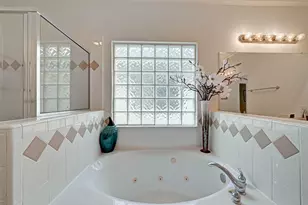 5917 Dolores St, Houston, TX 77057 - Photo 18