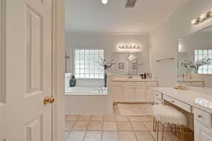 5917 Dolores St, Houston, TX 77057 - Photo 20