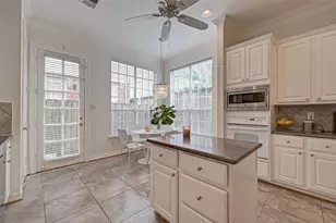 5917 Dolores St, Houston, TX 77057 - Photo 10