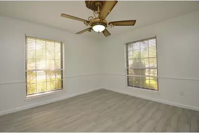 2711 Williamsburg Drive, Dickinson, TX 77539 - Photo 12
