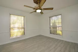 2711 Williamsburg Dr, Dickinson, TX 77539 - Photo 12