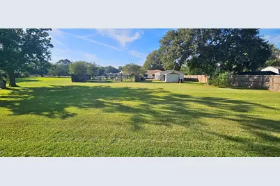 11506 Cherry Point Drive, Mont Belvieu, TX 77535 - Photo 6