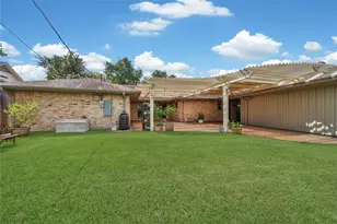 2415 Brookmere Dr, Houston, TX 77008 - Photo 36