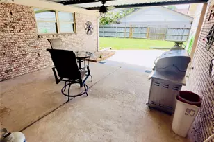 4804 Country Club View, Baytown, TX 77521 - Photo 34