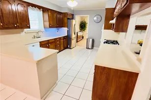 4804 Country Club View, Baytown, TX 77521 - Photo 14