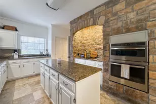 1501 W Castlewood Ave, Friendswood, TX 77546 - Photo 14