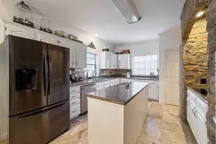 1501 W Castlewood Ave, Friendswood, TX 77546 - Photo 12