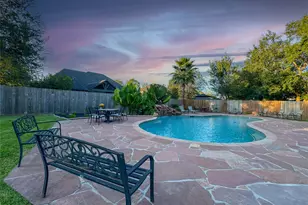 1501 W Castlewood Ave, Friendswood, TX 77546 - Photo 36