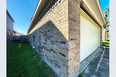 8135 Quiet Prairie Trail, Houston, TX 77049 - Photo 12