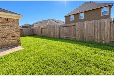 8135 Quiet Prairie Trail, Houston, TX 77049 - Photo 16