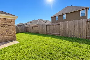 8135 Quiet Prairie Trail, Houston, TX 77049 - Photo 16