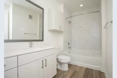 1690 North Loop #319, Houston, TX 77009 - Photo 12