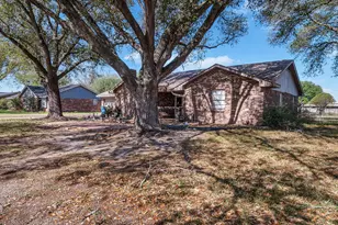 672 Bending Oaks Dr, Bellville, TX 77418 - Photo 24