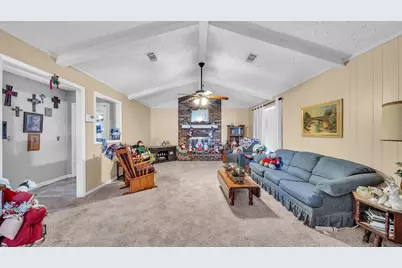 672 Bending Oaks Drive, Bellville, TX 77418 - Photo 4