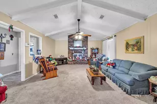 672 Bending Oaks Dr, Bellville, TX 77418 - Photo 4