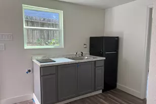 201 Eastwood St, Houston, TX 77011 - Photo 16