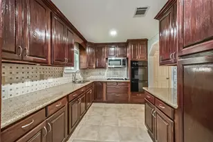 10999 Fairland Dr, Houston, TX 77051 - Photo 18