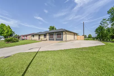 10999 Fairland Drive, Houston, TX 77051 - Photo 6
