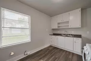 1311 Fred St, El Campo, TX 77437 - Photo 12