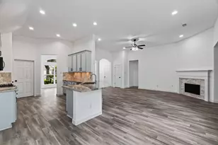 18 Griffin Hill Ct, The Woodlands, TX 77382 - Photo 20