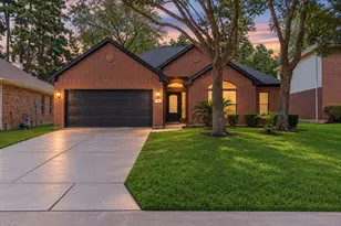 18 Griffin Hill Ct, The Woodlands, TX 77382 - Photo 1