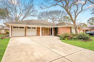 1617 Wavecrest Ln, Houston, TX 77062 - Photo 2